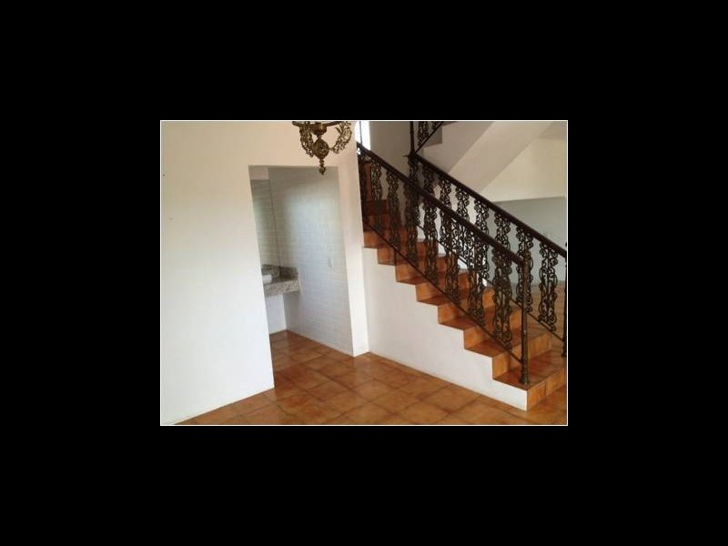 Casa à venda Jardim Salessi com 253m² e 3 quartos por R$ 750.000 - 100247304-sala-de-jantar-e-lavabo.jpg