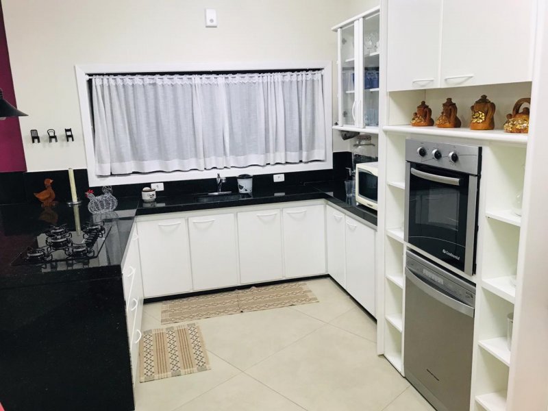 Casa à venda Condominio Jardim das Palmeiras com 350m² e 4 quartos por R$ 1.700.000 - 1978654686-d3d982e1-3abb-4a54-9153-93649af78d3d.jpeg