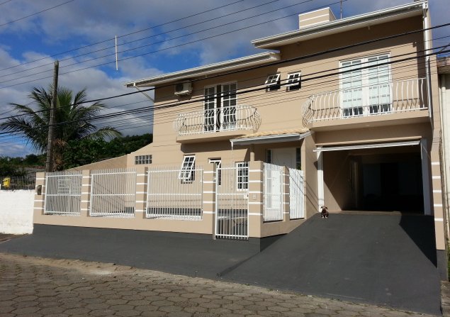 imóvel com 230m²