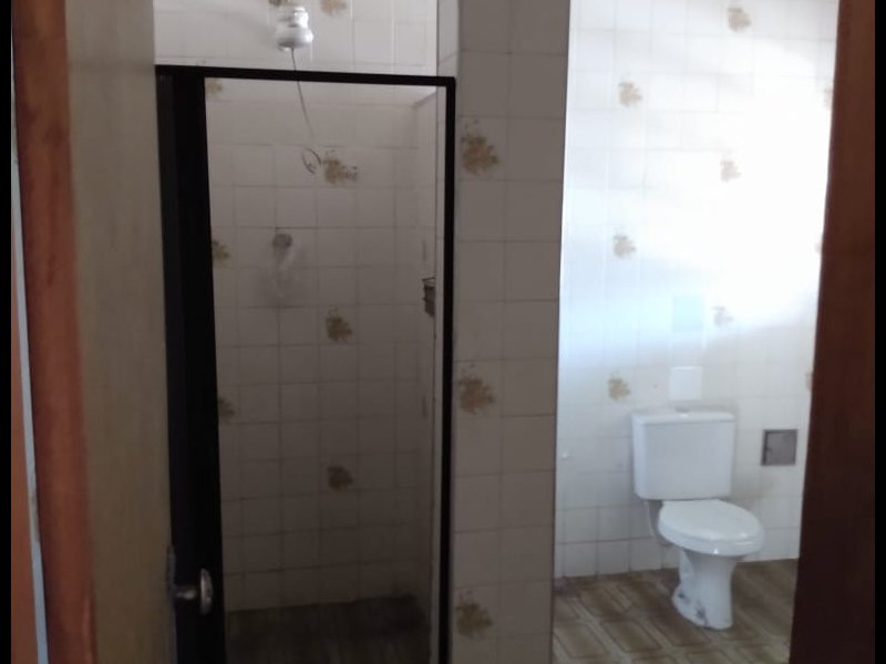 Apartamento à venda Centro com 80m² e 2 quartos por R$ 300.000 - 1191595061-banheiro.jpg