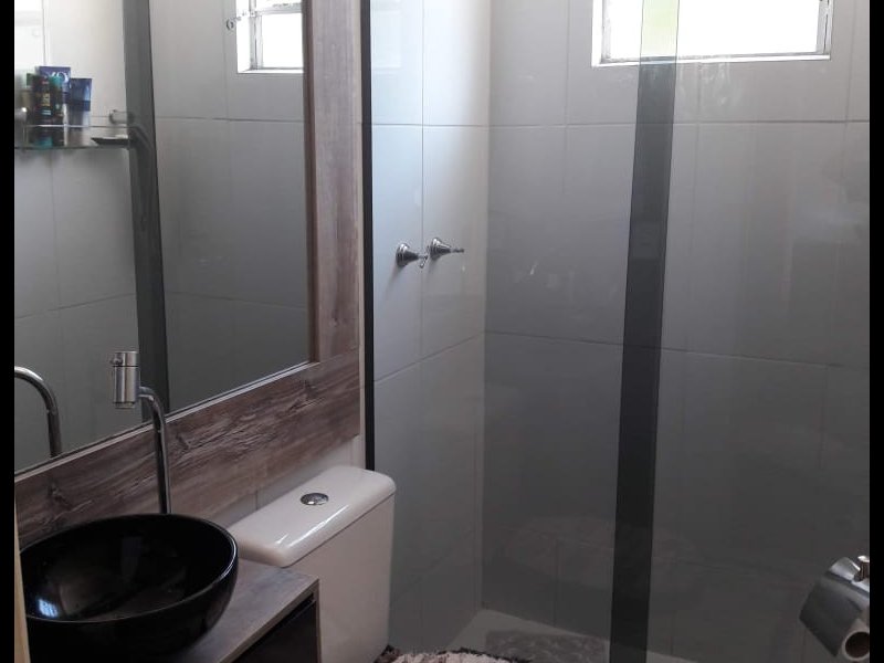 Apartamento à venda Jardim Itu com 64m² e 3 quartos por R$ 240.000 - 485001915-banheiro1.jpeg