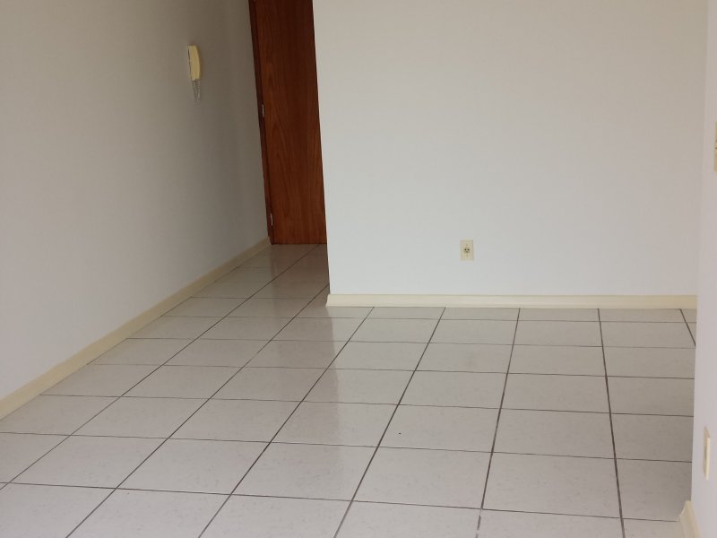 Apartamento à venda Sarandi com 56m² e 2 quartos por R$ 205.000 - 1465115998-sala1c.jpg