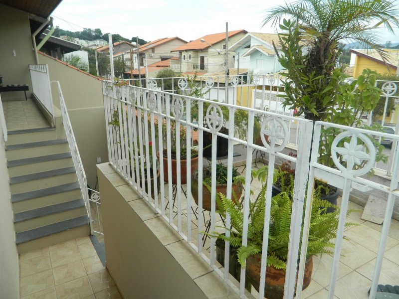 Casa à venda Horto Santo Antonio com 228m² e 3 quartos por R$ 780.000 - 1166402496-b12a58ac-a5fd-4636-bf9f-5d55fb5b5020.jpg