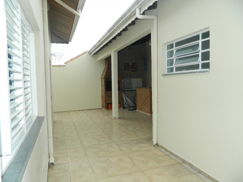 Casa à venda Horto Santo Antonio com 228m² e 3 quartos por R$ 780.000 - 701575472-debcbe48-5f14-4259-9f31-62212962c8f6.jpg