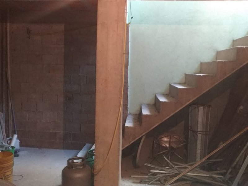 Casa à venda Conjunto Habitacional Águia de Haia com 306m² e 4 quartos por R$ 380.000 - 642200941-27-porao-deposito2.jpeg