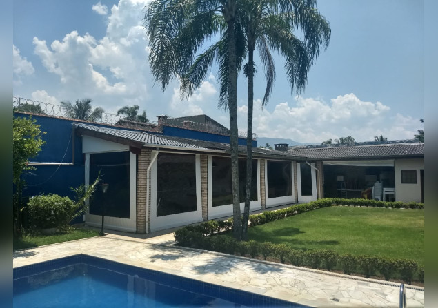 imóvel com 1010m²