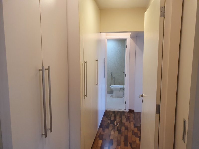 Apartamento à venda Guará com 120m² e 2 quartos por R$ 1.650.000 - 1174945324-corredor-quartos.jpg