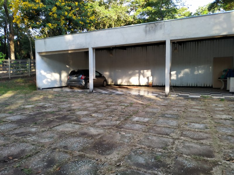 imóvel com 2570m² - Gentileza - Betim