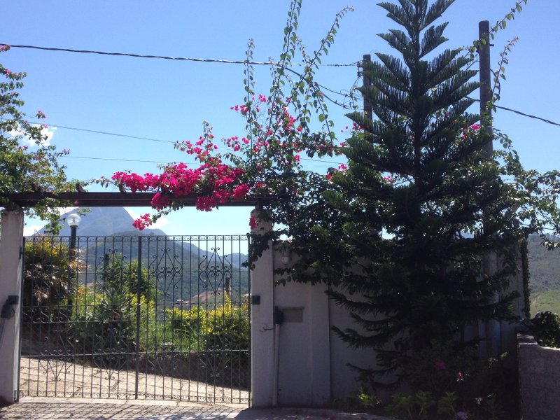 Casa à venda Itaipava com 1140m² e 6 quartos por R$ 1.700.000 - 125453282-8ffb2c3c-0dab-4ae2-b6f7-1dad7d801ef1.jpeg