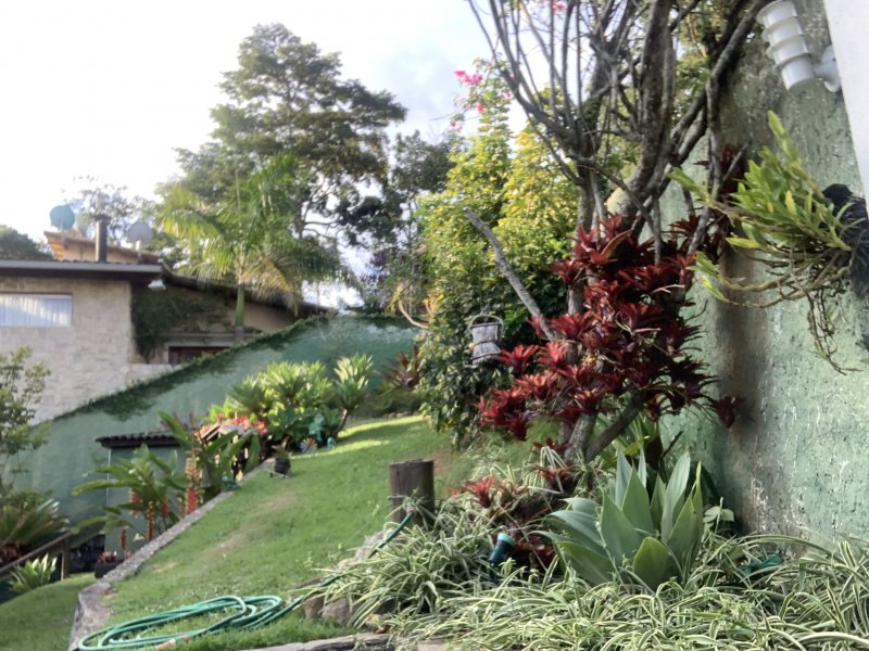 Casa à venda Itaipava com 1140m² e 6 quartos por R$ 1.700.000 - 1955314931-65e20bc0-2f08-4f04-92c2-84dca750f618.jpeg