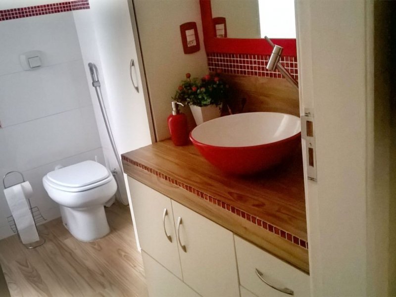 Apartamento à venda Praça da Bandeira com 96m² e 2 quartos por R$ 499.000 - 1351037832-banheiro-vermelho.jpg