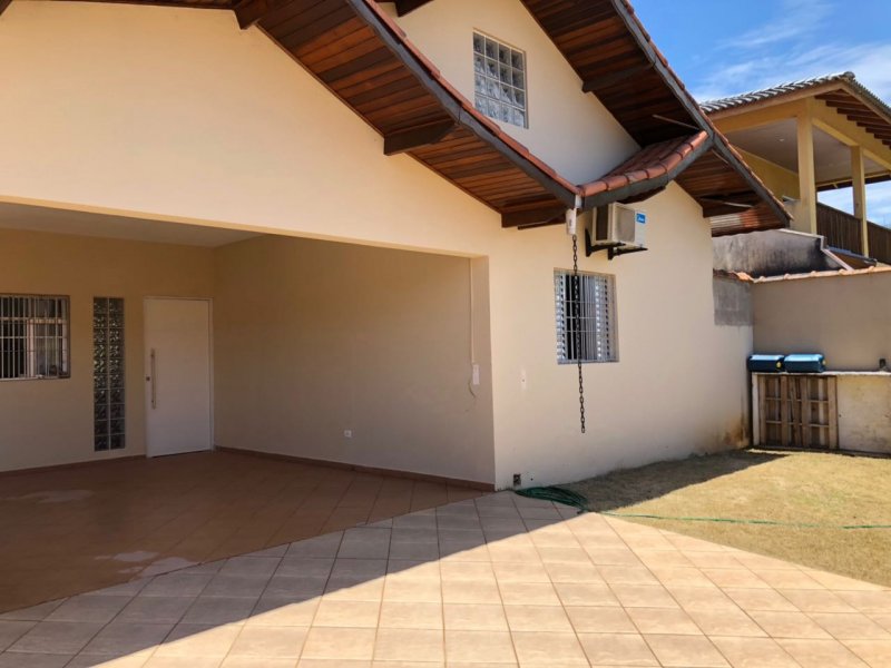Casa à venda Jardim Rio da Praia com 250m² e 3 quartos por R$ 650.000 - 1405317411-4c7d07fd-b2da-4e13-8deb-07004b66b9c5.jpeg