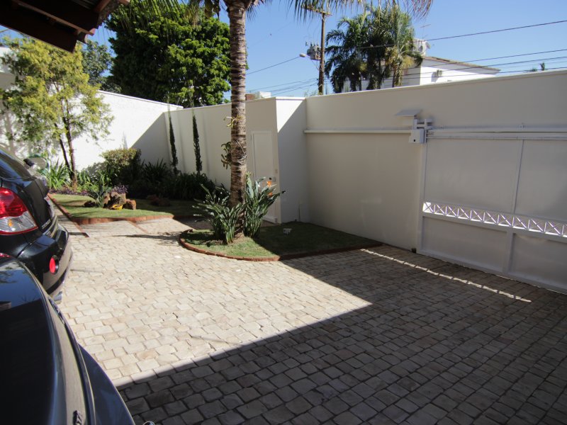 Casa à venda Jardim Colina com 405m² e 4 quartos por R$ 1.300.000 - 913204197-img-2159.JPG