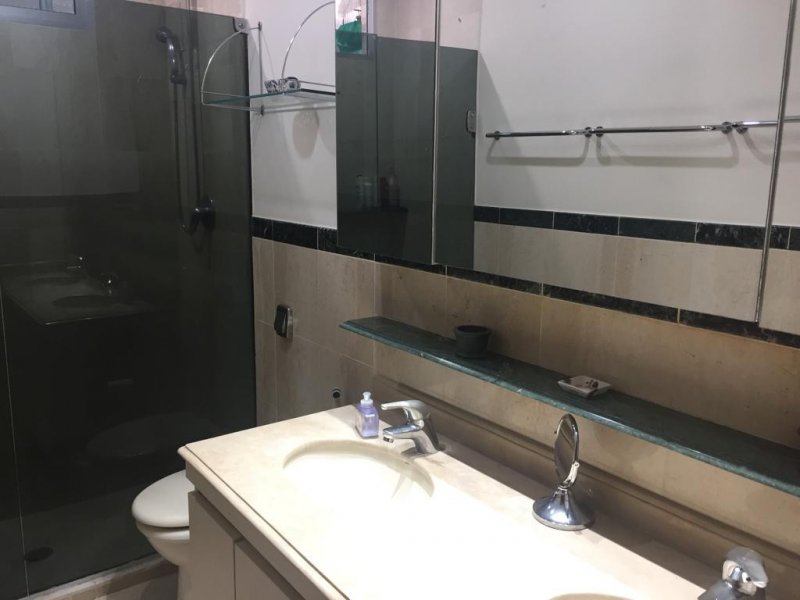 Apartamento à venda Itaim Bibi com 196m² e 4 quartos por R$ 2.400.000 - 376245689-bunk8224.JPG