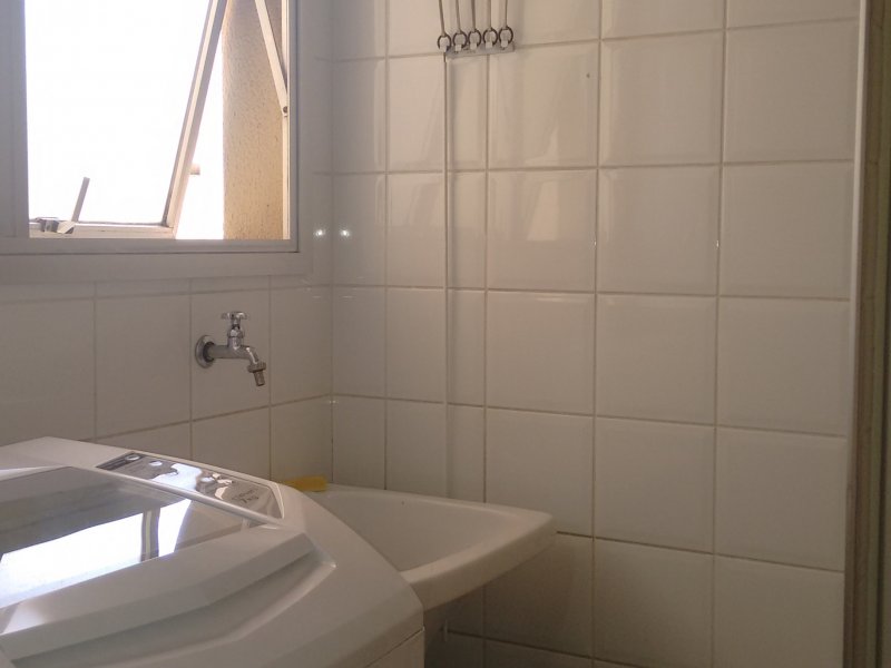 Apartamento à venda Vl. Paraíso com 70m² e 3 quartos por R$ 340.000 - 555040656-lavanderia.jpg