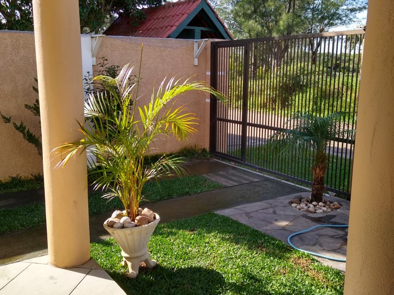 Casa à venda Praia de Mariluz com 300m² e 2 quartos por R$ 230.000 - 2100124091-img-20190629-130150104-hdr.jpg