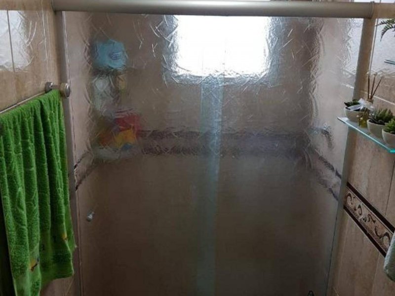 Apartamento à venda Vila Jaraguá com 64m² e 2 quartos por R$ 200.000 - 1933596297-banheiro-2-copia-2-copia.jpg