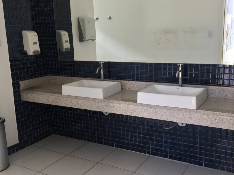 Apartamento à venda Nossa Senhora de Lourdes com 132m² e 3 quartos por R$ 540.000 - 1205330913-banheiros-predio.JPG