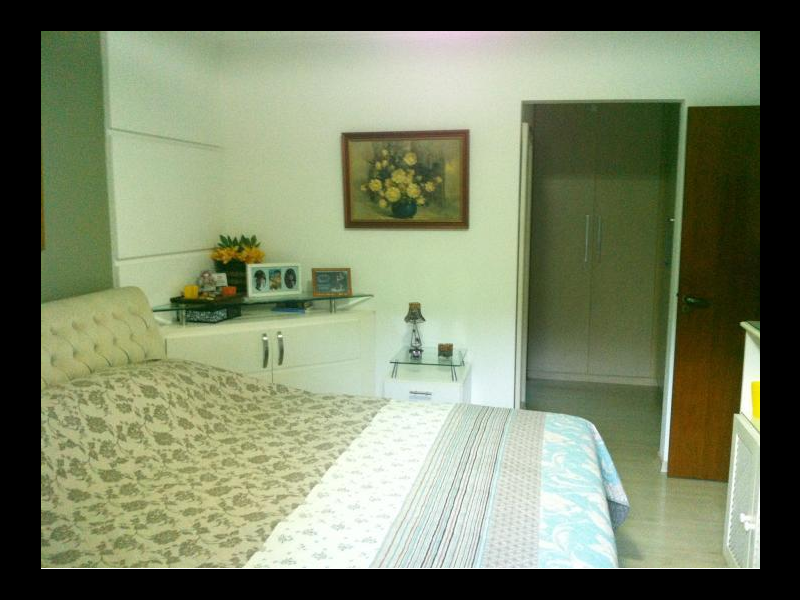 Casa à venda Jardim Messina com 295m² e 4 quartos por R$ 940.000 - 1259974862-24ff6034-d9cf-49e3-a83c-f55626e2efe1.png