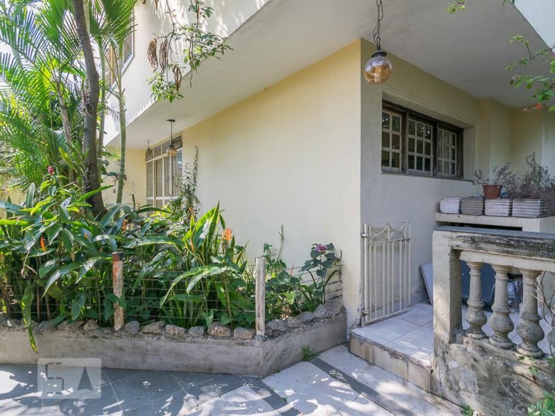 Casa à venda Vila São Pedro com 298m² e 4 quartos por R$ 780.000 - 142611629-jardim.jpg