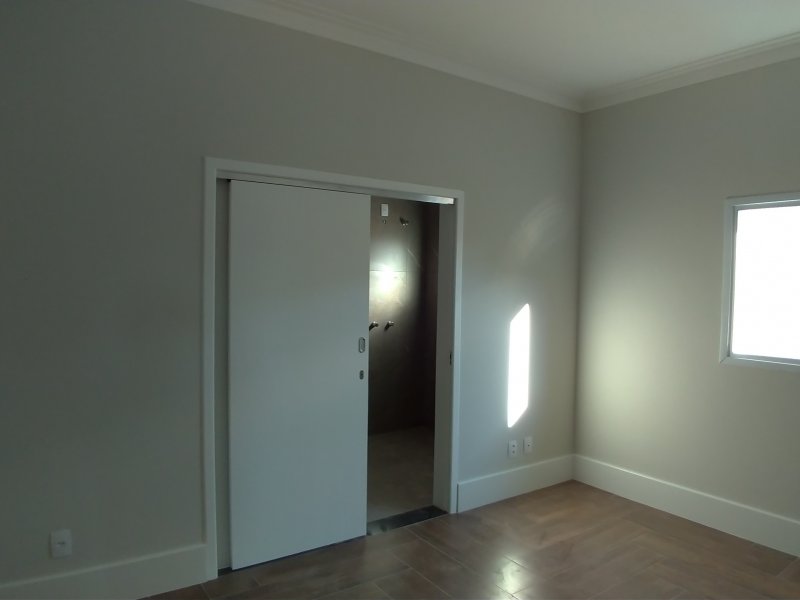 Casa de condomínio à venda Esplanada Santa Helena com 161m² e 3 quartos por R$ 680.000 - 782611304-p-20190622-153948.jpg
