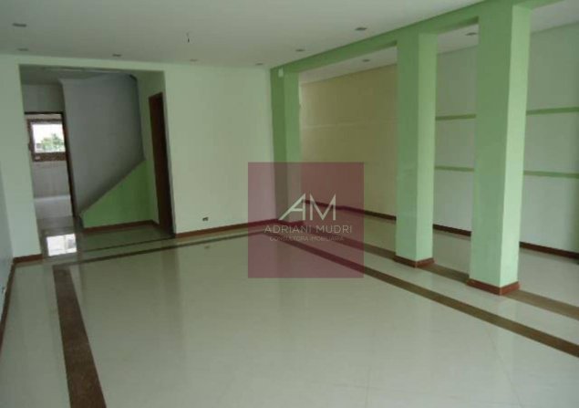 imóvel com 245m²