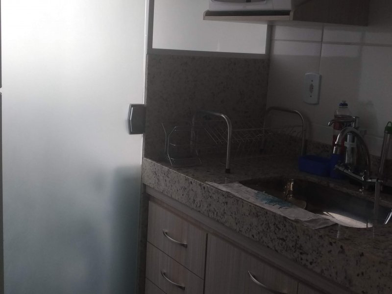 Apartamento à venda Minaslândia (P Maio) com 47m² e 2 quartos por R$ 233.000 - 2141723066-cozinha-com-fechamento-da-area-de-servico.jpg