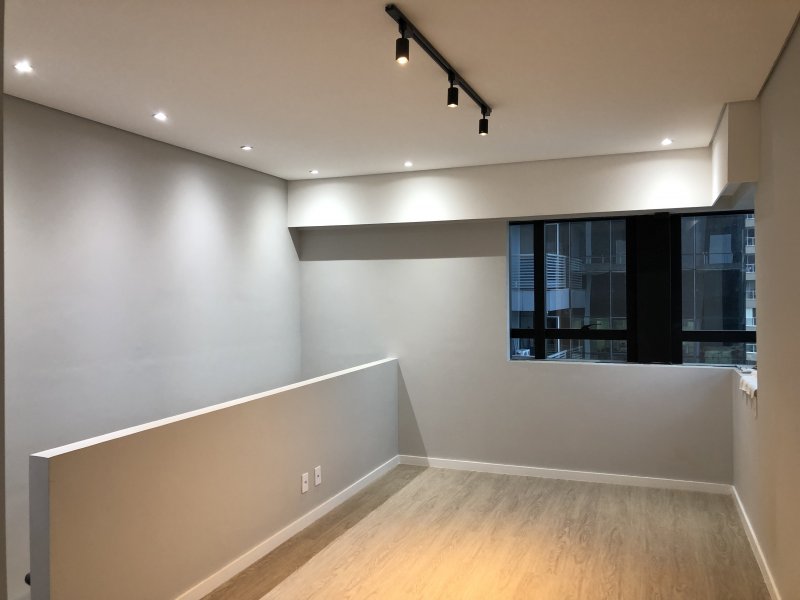 Kitnet/Stúdio à venda Bethaville I com 55m² e 1 quarto por R$ 380.000 - 1527668951-2b6452b8-8a8d-4e24-8124-f553722009d7.jpeg