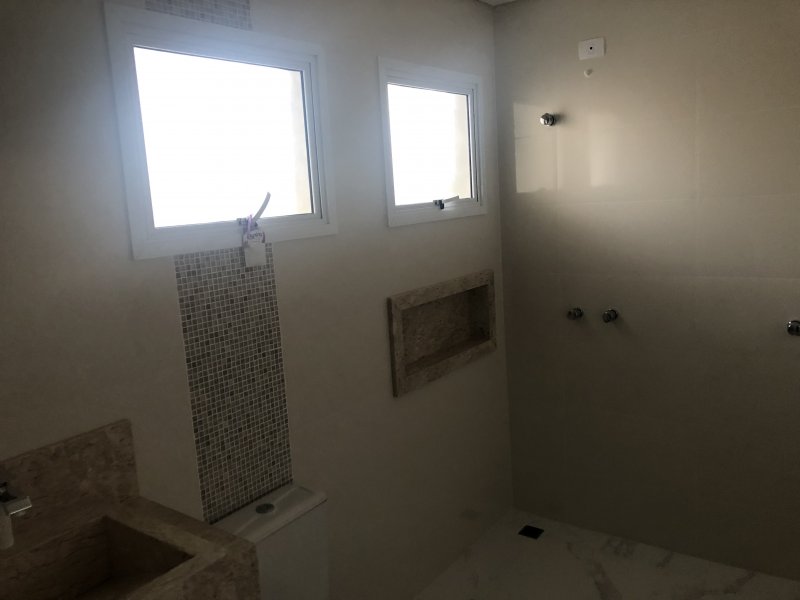 Casa de condomínio à venda Uberaba com 298m² e 4 quartos por R$ 1.390.000 - 555626246-4bfac400-4db9-466e-8ef5-d72aa6dcee02.jpeg