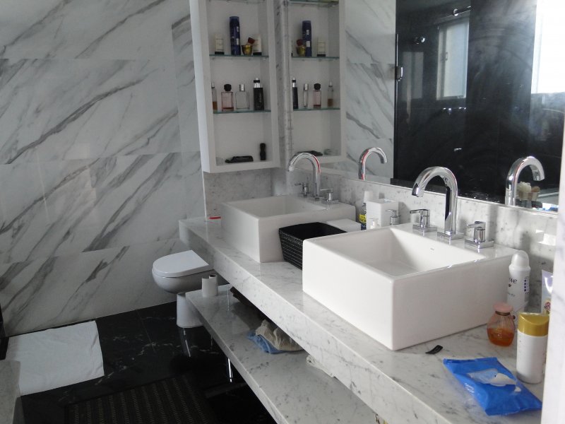 Casa de condomínio à venda Recreio dos Bandeirantes com 1000m² e 5 quartos por R$ 7.500.000 - 1530012228-banheiro-suite-master.JPG