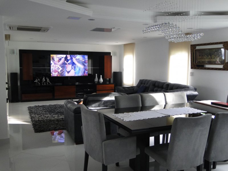 Casa de condomínio à venda Recreio dos Bandeirantes com 1000m² e 5 quartos por R$ 7.500.000 - 1807127322-home-teather.jpg