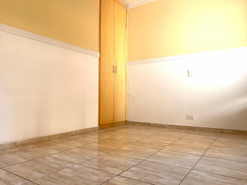 Casa à venda Vila Guiomar com 198m² e 4 quartos por R$ 690.000 - 1371916949-u.jpg