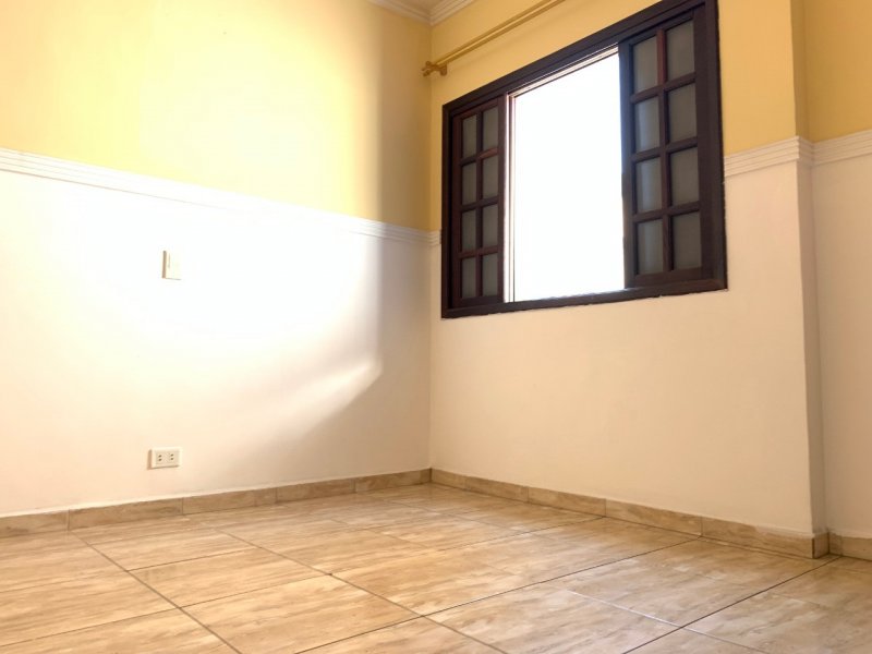 Casa à venda Vila Guiomar com 198m² e 4 quartos por R$ 690.000 - 1528989216-uu.jpg