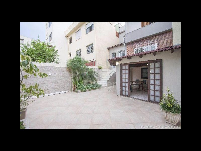 Casa à venda Azenha com 300m² e 4 quartos por R$ 1.750.000 - 890195588-patio-fundos.jpg