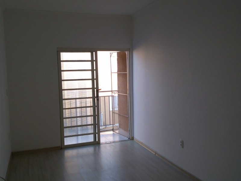 Apartamento à venda Jardim Marchissolo com 58m² e 2 quartos por R$ 160.000 - 2037181992-sala2.jpg