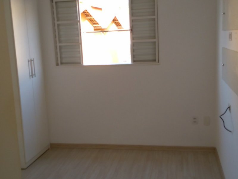 Apartamento à venda Jardim Marchissolo com 58m² e 2 quartos por R$ 160.000 - 539554138-quarto1.jpg