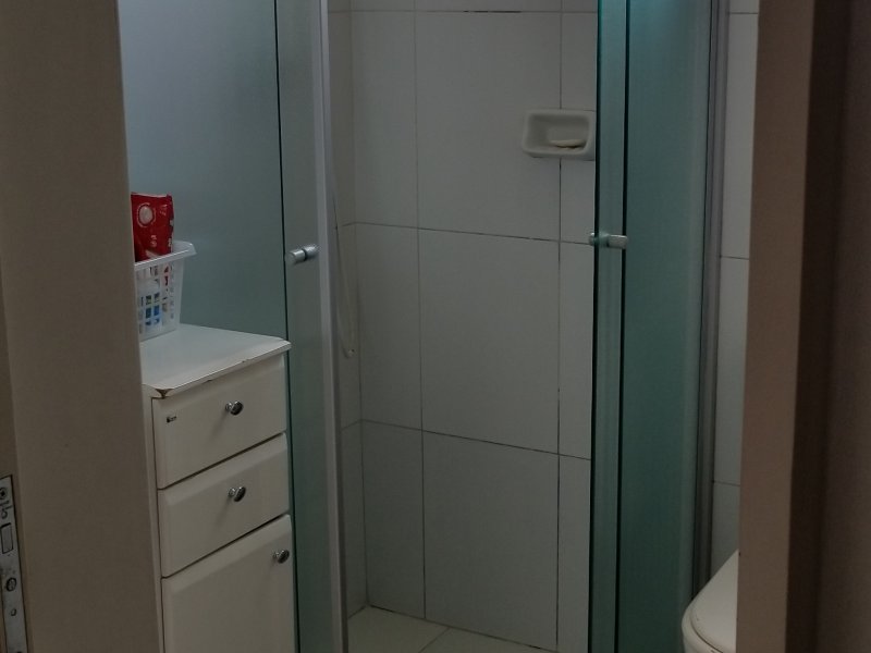 Apartamento à venda Vila das Mercês com 65m² e 2 quartos por R$ 350.000 - 437023444-banheiro1.jpg