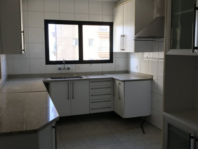 Apartamento à venda Paraíso do Morumbi com 288m² e 4 quartos por R$ 1.250.000 - 1857625878-img-0785.JPG