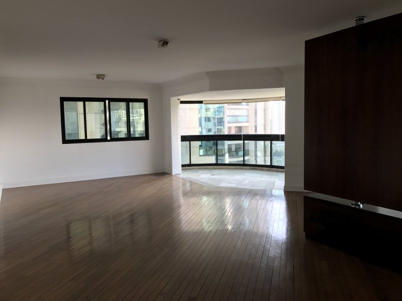 Apartamento à venda Paraíso do Morumbi com 288m² e 4 quartos por R$ 1.250.000 - 879923855-img-0767.JPG