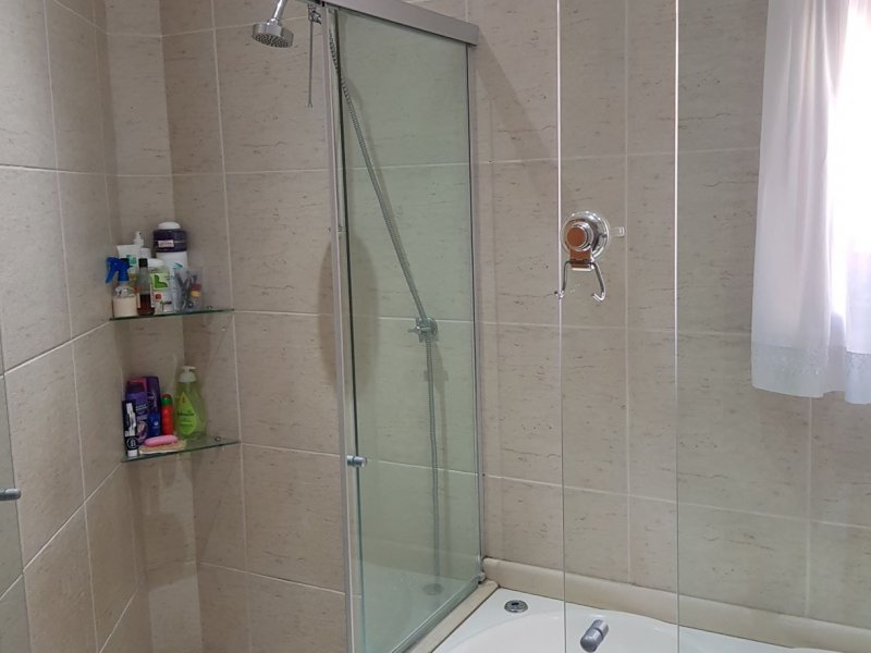 Casa à venda Vila Galvão com 258m² e 3 quartos por R$ 860.000 - 1166461586-suite-3.jpg