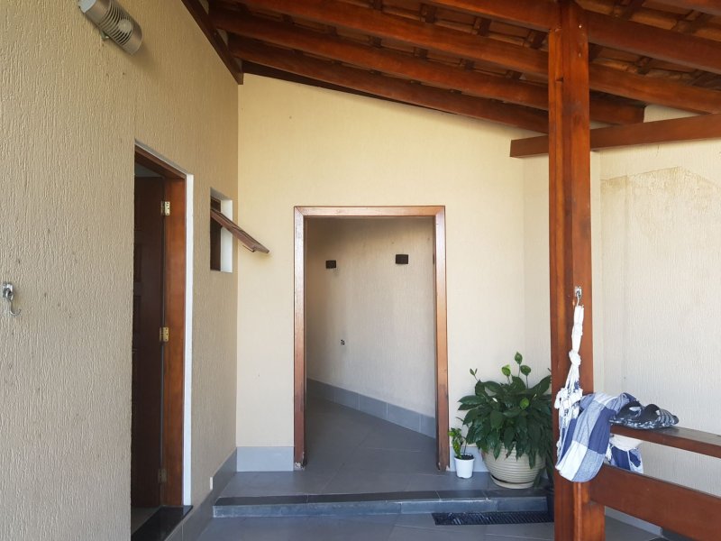 Casa à venda Vila Galvão com 258m² e 3 quartos por R$ 860.000 - 1398550584-varanda.jpg
