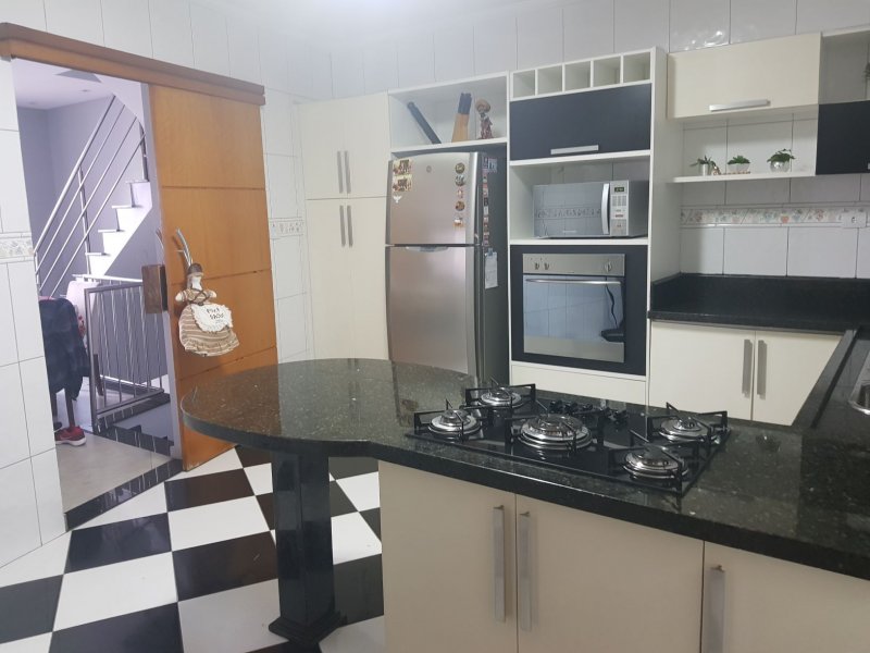 Casa à venda Vila Galvão com 258m² e 3 quartos por R$ 860.000 - 155630724-cozinha-3.jpg