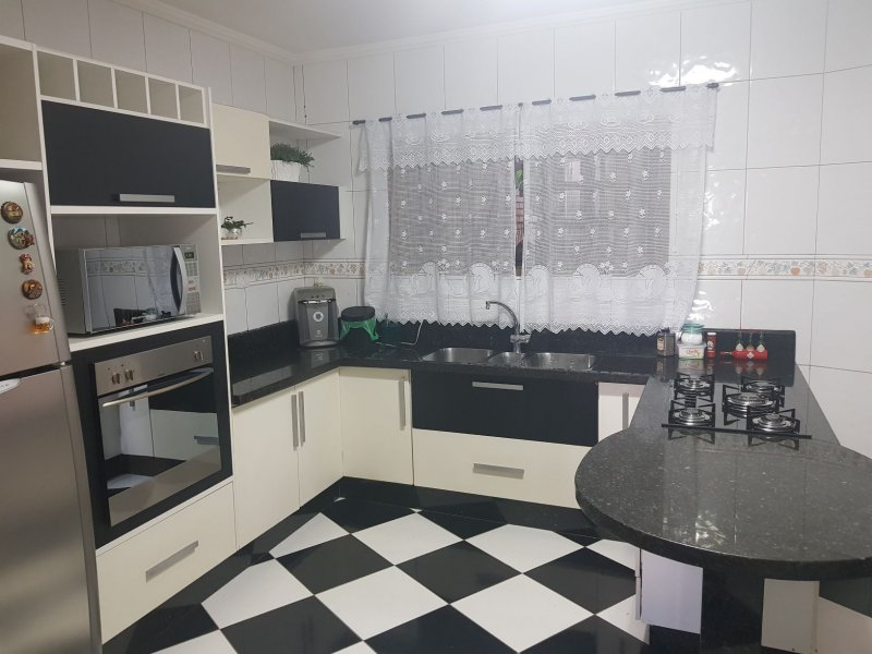 Casa à venda Vila Galvão com 258m² e 3 quartos por R$ 860.000 - 1640108539-cozinha-4.jpg