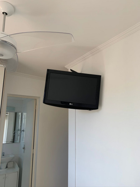 Apartamento à venda Água Funda com 65m² e 3 quartos por R$ 410.000 - 380386801-suite-ventilador-e-tv.jpg