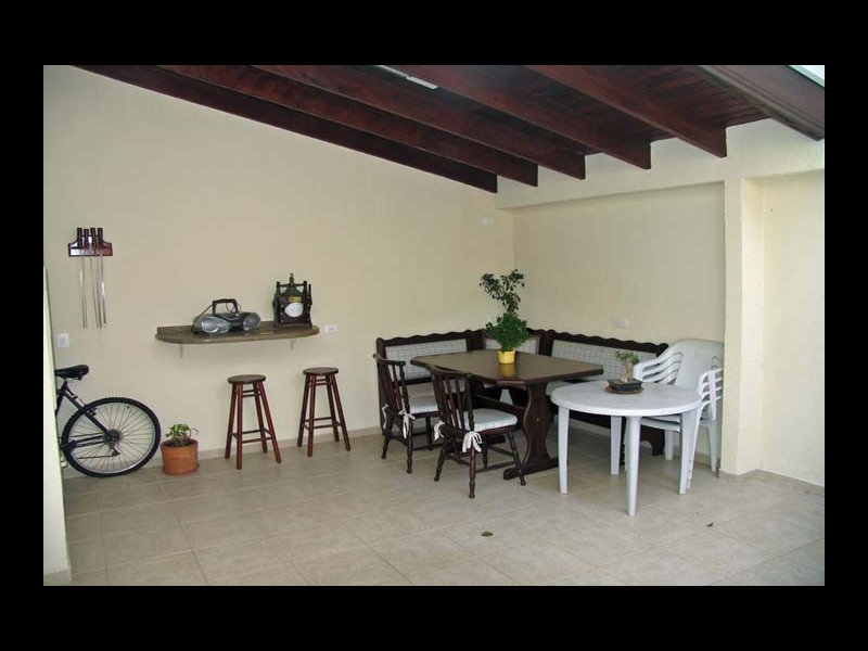 Casa à venda Uberaba com 143m² e 2 quartos por R$ 670.000 - 1766845903-fundos2.jpg