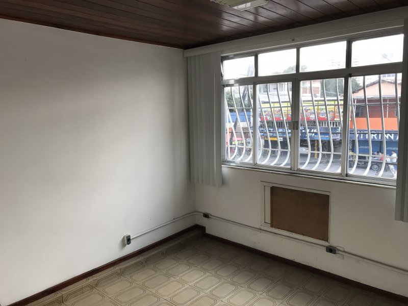 Comercial para alugar Galo Branco com 246m² e  quartos por R$ 3.600 - 1003610978-img-4974.JPG