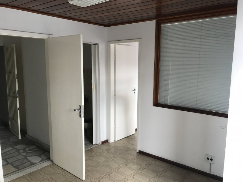 Comercial para alugar Galo Branco com 246m² e  quartos por R$ 3.600 - 1829093810-img-4973.JPG