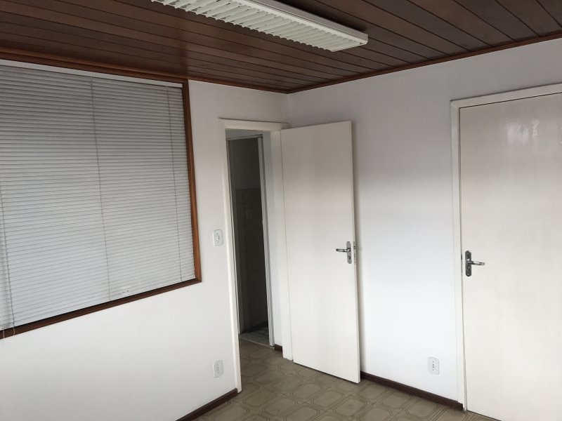 Comercial para alugar Galo Branco com 246m² e  quartos por R$ 3.600 - 79374426-img-4975.JPG
