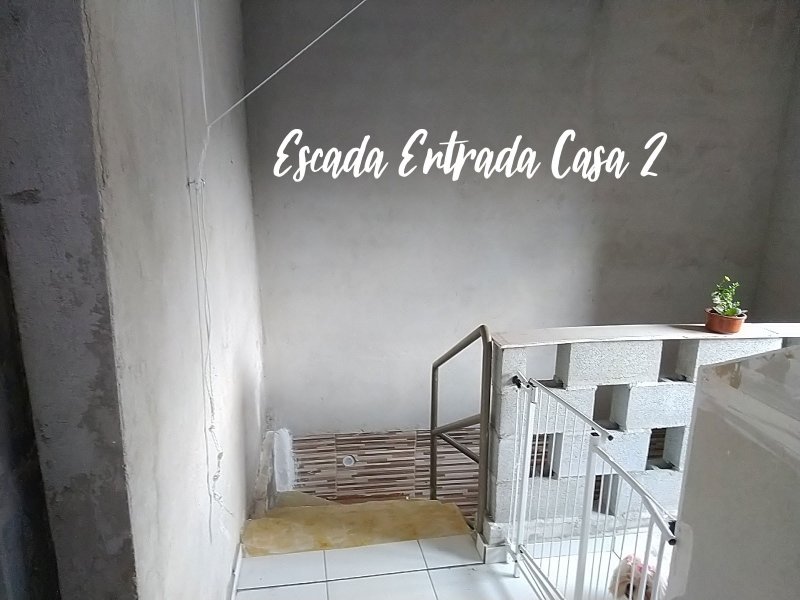 Casa à venda Jardim Bandeirantes (Zona Norte) com 300m² e 5 quartos por R$ 750.000 - 1444919486-casa2-entrada-escada.jpg