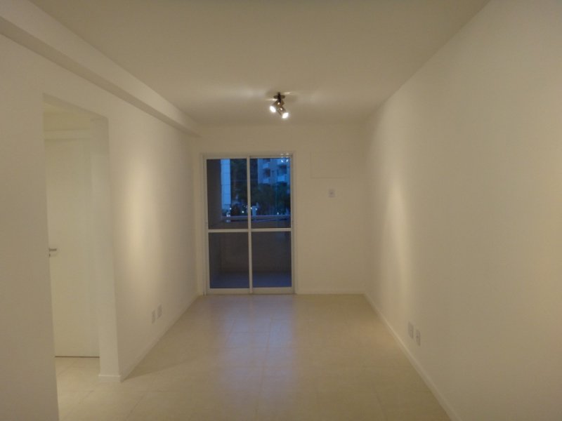 Apartamento à venda Taquara com 60m² e 2 quartos por R$ 250.000 - 1533035680-sala-ambiente-a.JPG